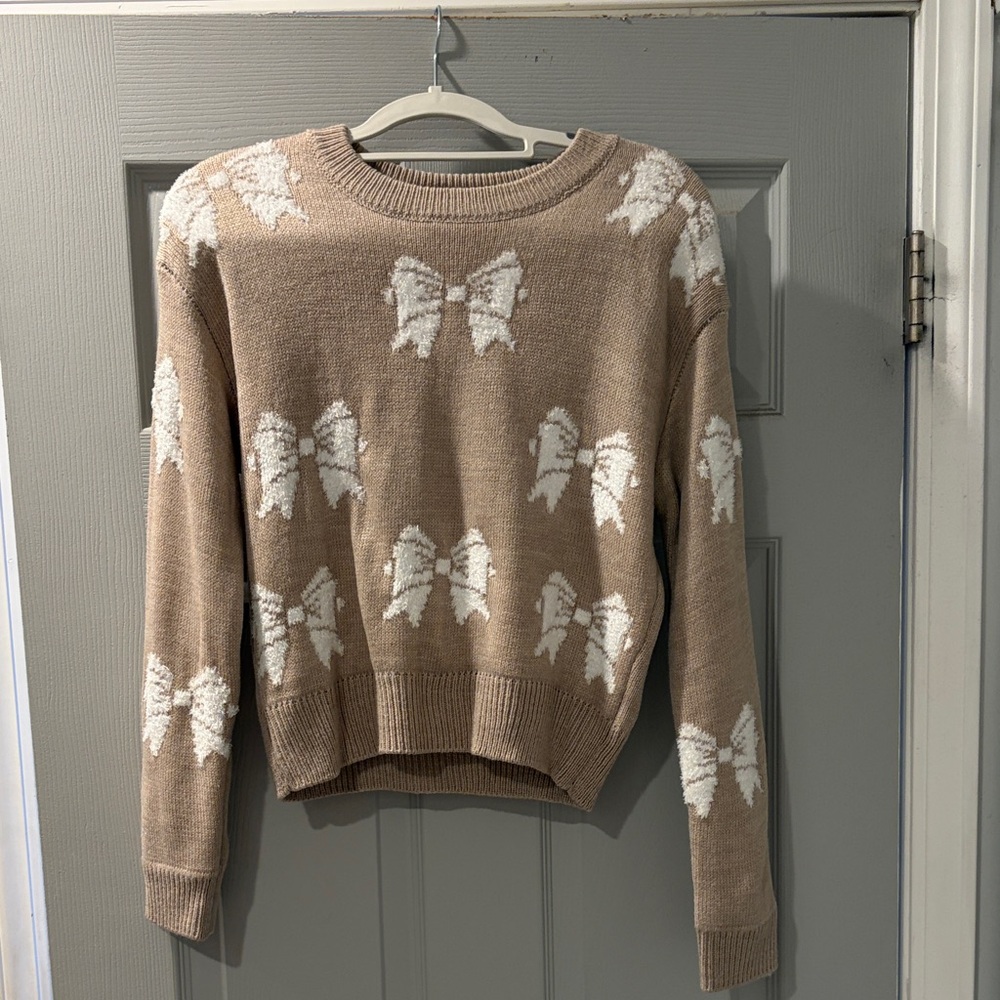 Cropped Tan Sweater With White Bow Accents